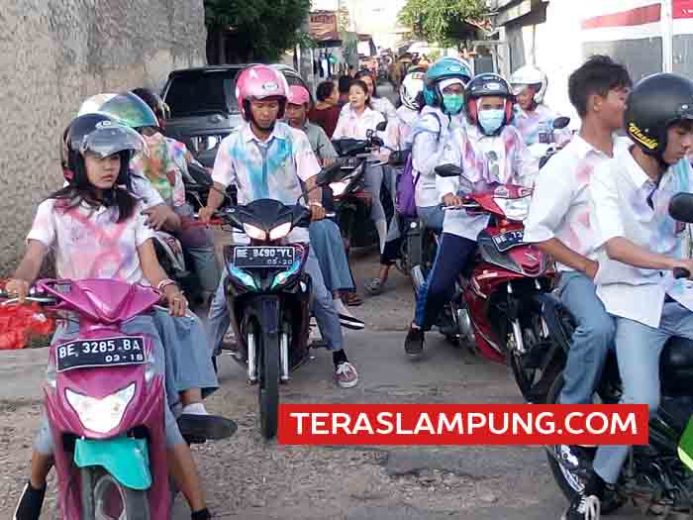 Warga Kesal Para Siswa SMA – SMK Konvoi dan Ugalan-Ugalan di Jalan Saat Rayakan Kelulusan