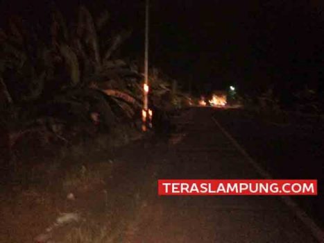 Lampu Jalan Banyak yang Mati, Pemudik Harus Hati-Hati di Jalinsum Lampung Selatan