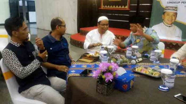 Gubernur Ridho Ficardo Silaturahmi dengan Para Wartawan