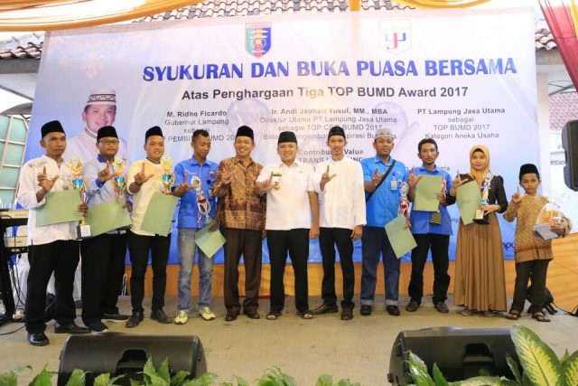 PT LJU Raih Top BUMD 2017, Gubernur Ridho: Ini Awal Kebangkitan