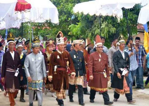Para Tokoh Penyimbang Adat di Lamteng Dukung Mustafa Maju Pilgub
