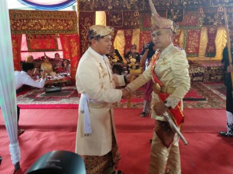 Bupati Mustafa Diangkat sebagai Keluarga Kerajaan Skala Brak Kepaksian Bejalan di Way