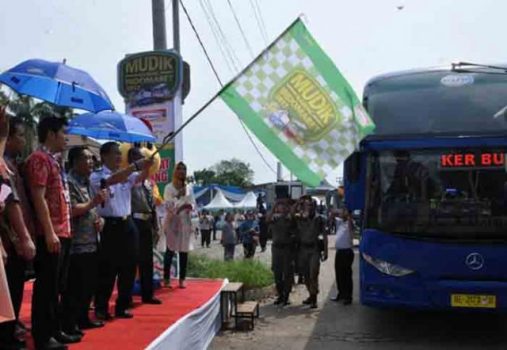 Sembilan Ratusan Peserta Mudik Bareng Indomaret Dilepas Asisten Ekbang