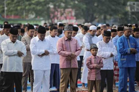 Shalat Ied di Lapangan Saburai, Gubernur Ridho Ingatkan Pentingnya Silaturahmi