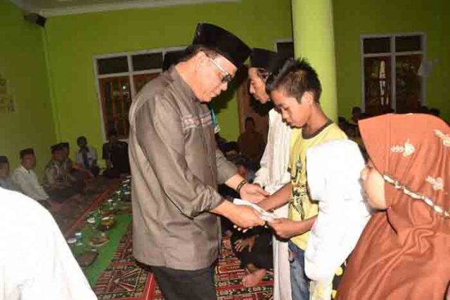 Sekretaris Kabupaten Lampura Safari Ramadan di Desa Sinar Gunung