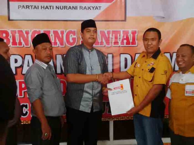 Pilbup Lampura, Arizo Fhasha Kembalikan Berkas ke Partai Hanura