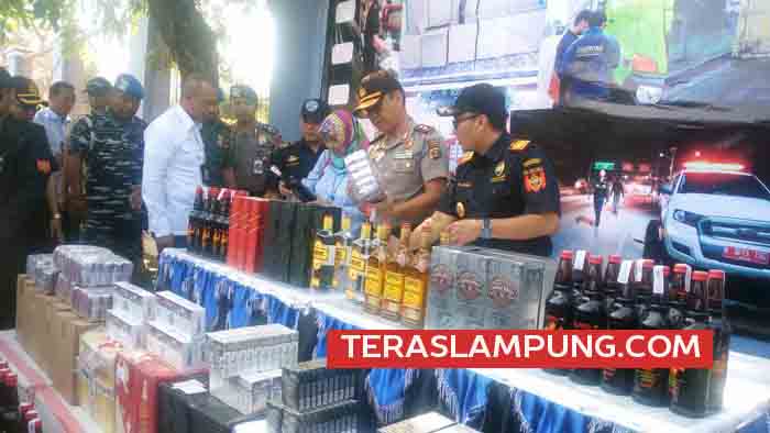 Ini Modus Penyelundupan Rokok Ilegal Senilai Rp 3, 4 Miliar Via Tol Laut Lampung — Jakarta