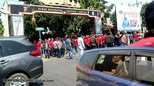 Anggota Ormas TAMPIL Bentrok dengan Ormas PETIR