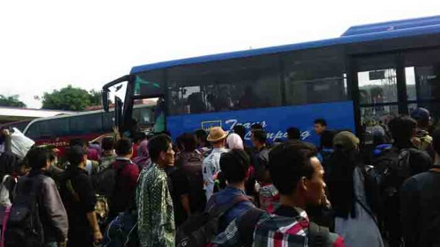 Dermaga V-VII Pelabuhan Bakauheni Jauh, Calon Penumpang Bisa Gunakan Bus