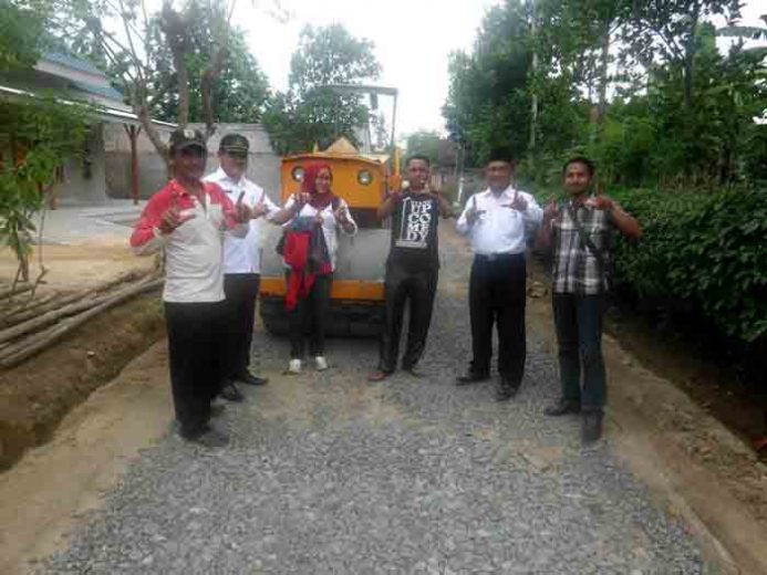 Pembangunan Jalan dengan ADD di Lamteng 90 Persen Beres