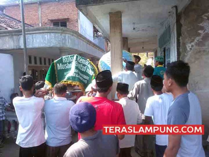 Pedagang Ayam Potong Tewas Setelah Motor yang Dikendarainya Dihantam Mobil Polisi