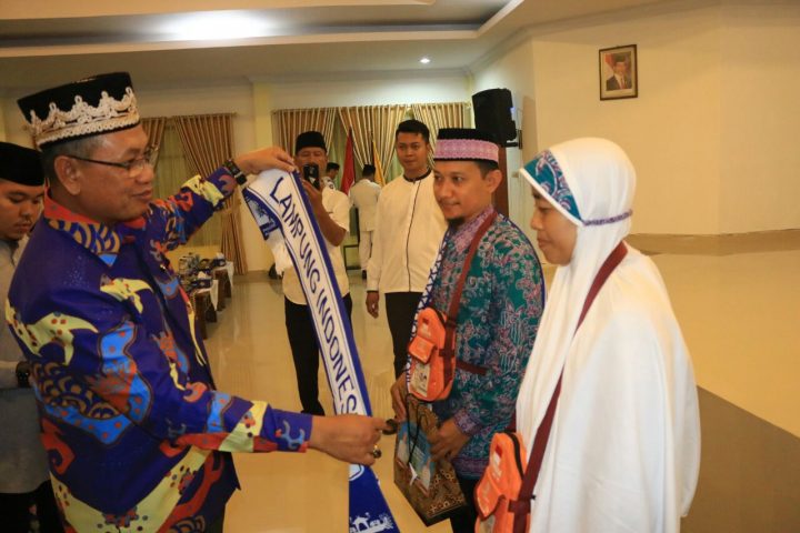 Sekdaprov Lepas Jamaah Calon Haji Lampung Kloter Pertama
