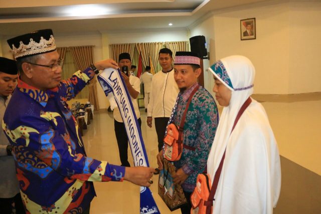 Sekdaprov Lepas Jamaah Calon Haji Lampung Kloter Pertama