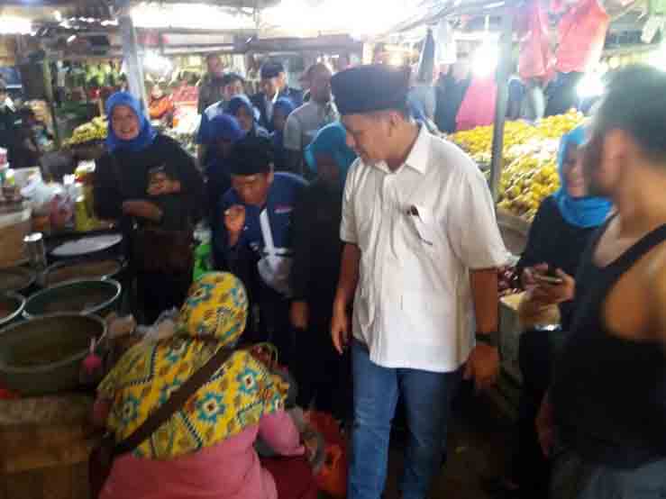 Kunjungi Pasar Unit II Banjar Agung, Ini Kejutan yang Didapat Mustafa dari Seorang Pedagang