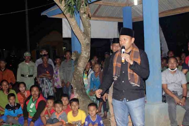 Di Sela Ronda, Bupati Mustafa Resmikan Jalan Kampung Gunungsari