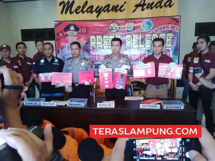 Polres Lampura Amankan 13 Tersangka Kasus Narkoba