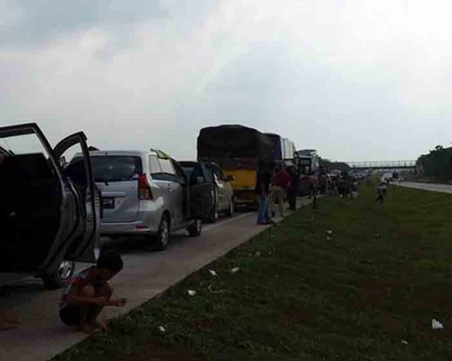 Macet Parah di Tol Cipali, Arus Kendaraan Dialihkan ke Jalur Pantura