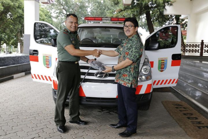Pemprov Lampung Hibahkan Ambulans VIP ke RS DKT Bandar Lampung
