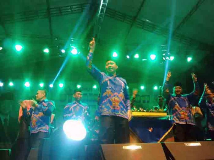 Band Gigi Pukau Ribuan Penonton, Penutupan HUT Lampura Meriah