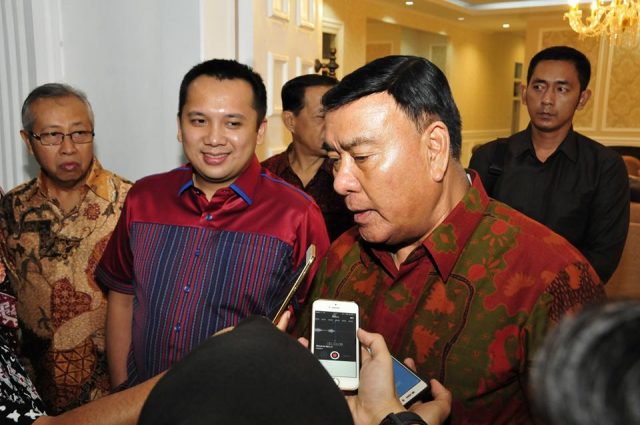 Ini Hasil Pertemuan Gubernur Ridho Ficardo dan Mantan Gubernur Sjachroedin Z.P. di Mahan Agung