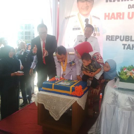 Bupati Agung Imbau Generasi Muda Hargai Jasa Para Pahlawan