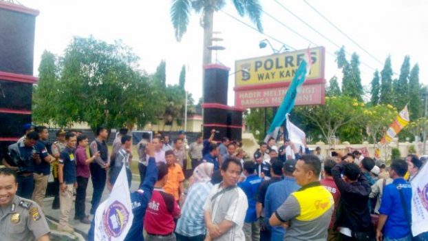 Hina Wartawan, Kapolres Way Kanan Panen Kecaman