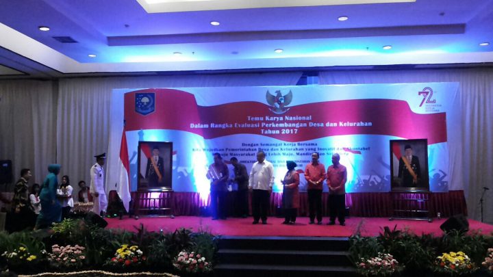 Gubernur Ridho Terpilih sebagai Pembina Desa Terbaik Se-Sumatera