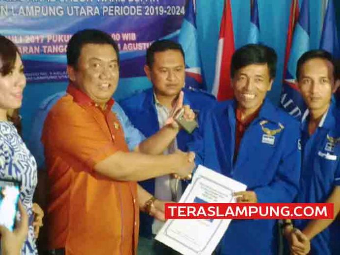Pilkada Lampura, Nerozely dan M. Yusrizal Kembalikan Berkas ke Partai Demokrat