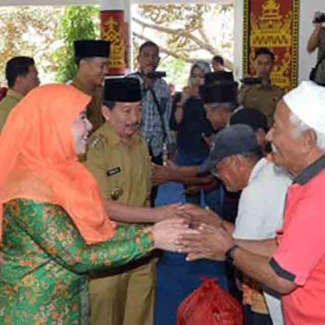 LKKS Kota Bandarlampung Bagikan 800 Paket Sembako