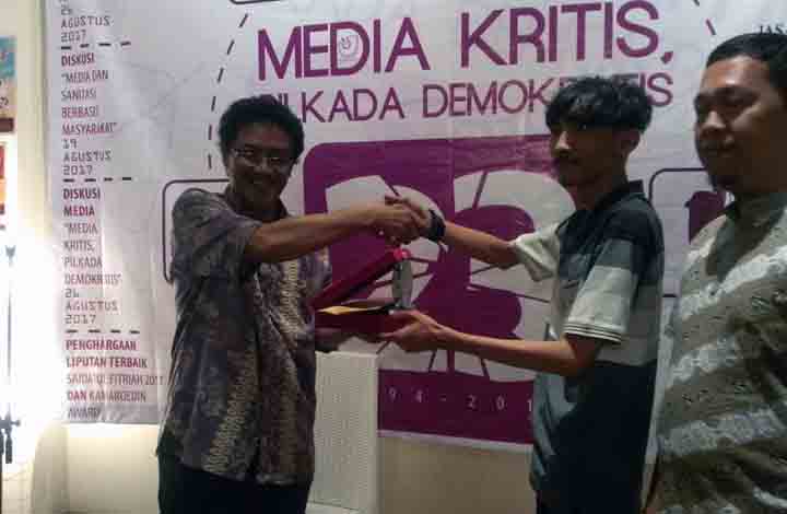 Rizky Panchanov Raih Penghargaan Saidatul Fitriah 2017 AJI Bandar Lampung