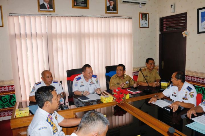 Pemprov Lampung Minta PT KAI Perbaiki Sejumlah Palang Pintu Perlintasan Kereta Api