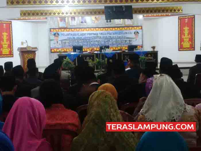 Bupati Lampura Kembali Lakukan Rolling Puluhan Pejabat