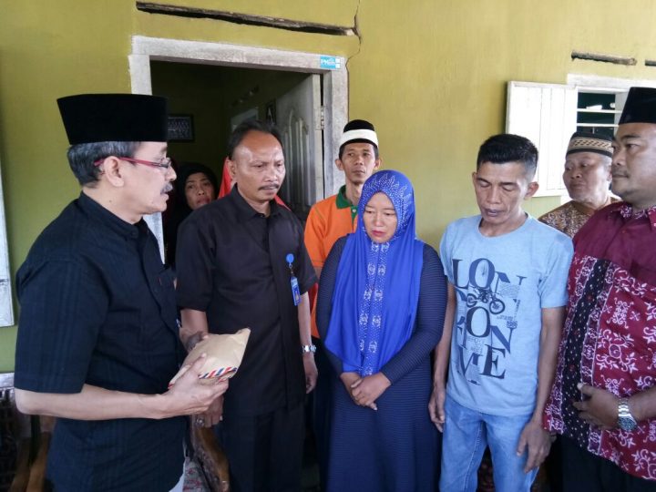 Kasus Mayat Bayi Dibawa Pulang Naik Angkot, Pimpinan RSUAM Sambangi Keluarga Ardiansyah – Delpasari