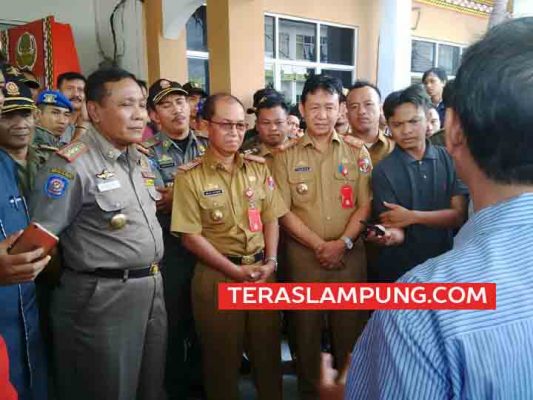 Kesal Hanya Diberi Angin Surga, Puluhan Kontraktor Kembali Ngluruk ke Kantor Pemkab Lampura