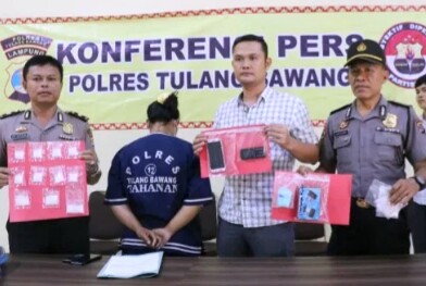 Jadi Pengedar Narkoba, Ibu Rumah Tangga di Tulangbawang Ditangkap Polisi