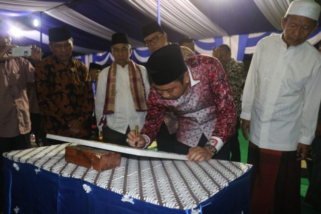 Bupati Lampura Resmikan Gedung PAUD dan TK di Kalibening Raya