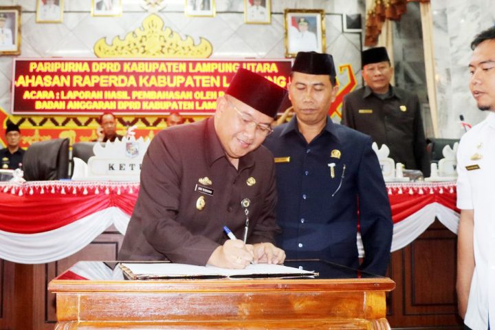 DPRD Lampura Sahkan APBD Perubahan 2017 Lampung Utara