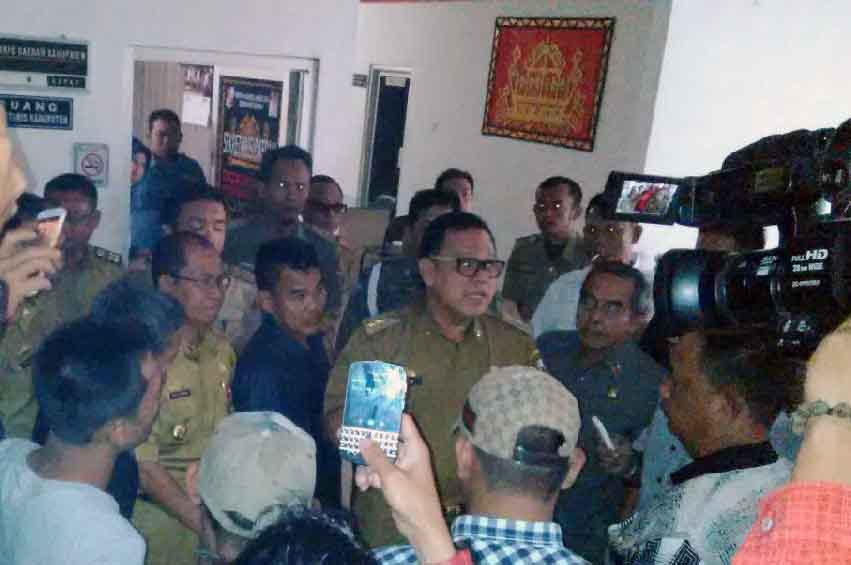 Sekkab Lampura Pastikan Uang Proyek Tahap I dan II Segera Dicairkan