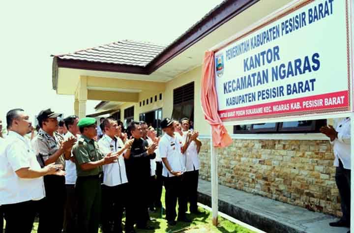 Kecamatan Bengkunat Kini Jadi Ngaras, Bengkunat Belimbing Jadi Bangkunat