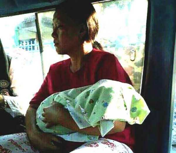 RSUAM tak Berikan Layanan Ambulans, Ibu Asal Kotabumi Ini Gendong Jasad Putrinya Sambil Menangis