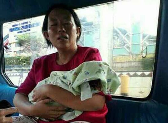 Jasad Anak Ini Dibawa Pulang Ibunya Naik Angkot Hanya Sehari Pasca-Gubernur Ridho Rencanakan RSUAM Jadi Rumah Sakit Ramah Anak