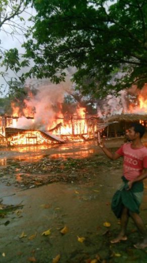 Tentara Myanmar Bantai Ratusan Perempuan dan Anak-anak Rohingya