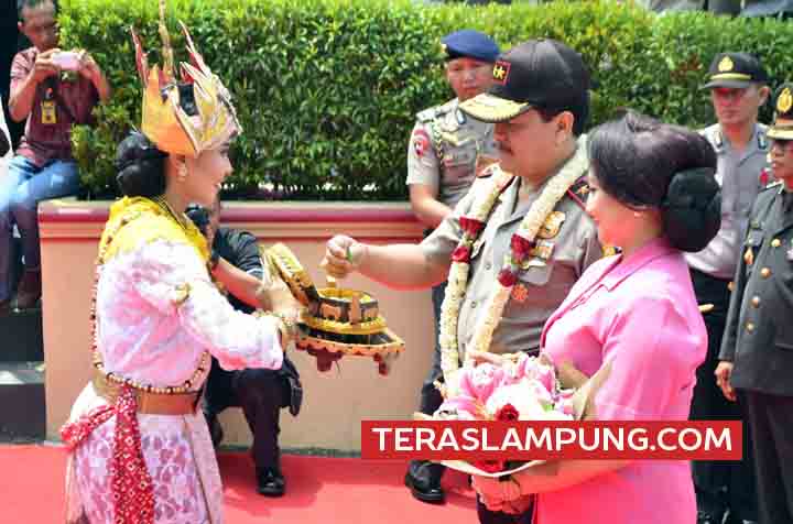 Tarian Sigeh Penguten, Pedang Pora, dan Polisi Cilik Sambut Irjen Pol Suroso Hadi Siswoyo