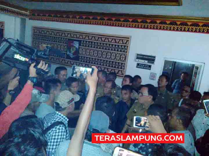Soal Uang Proyek, Para Kontraktor Kembali “Ngluruk” Kantor Pemkab Lampung Utara