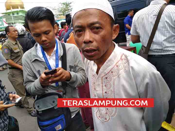 Usai Shalat Subuh, Marbot Masjid Jami’ Al Yaqin Ini Temukan Tas Diduga Bom