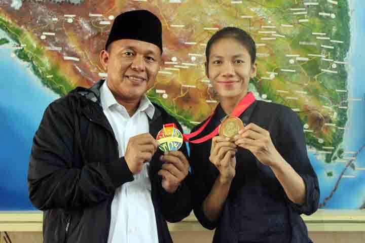 Sukses di SEA Games Malaysia, Mariska Halinda Dapat Beasiswa dari Bupati Mustafa