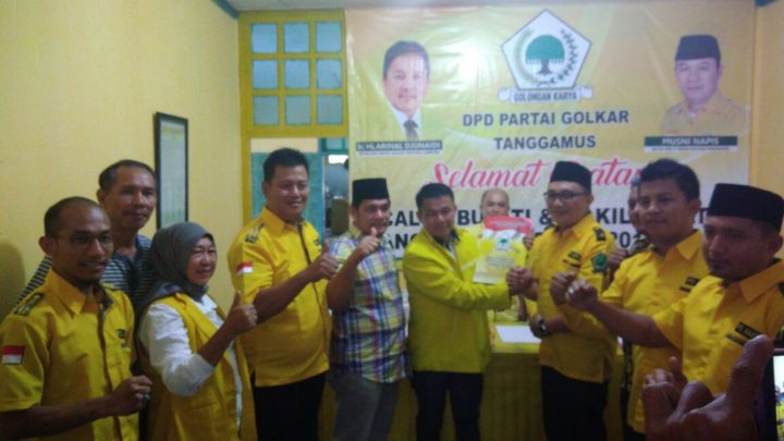 Pilbup Tanggamus, Nizwar Affandi Kembalikan Berkas ke Partai Golkar
