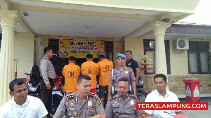 Tiga Remaja Pencuri Sepeda Motor Ini Dibekuk Polisi karena Aksinya Terekam dan Videonya Viral di Instagram