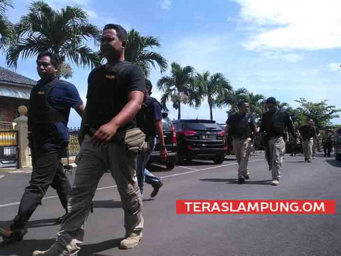 Buru Kawanan Rampok Bersenjata Api, Polda Lampung Kerahkan Puluhan Personel Gabungan