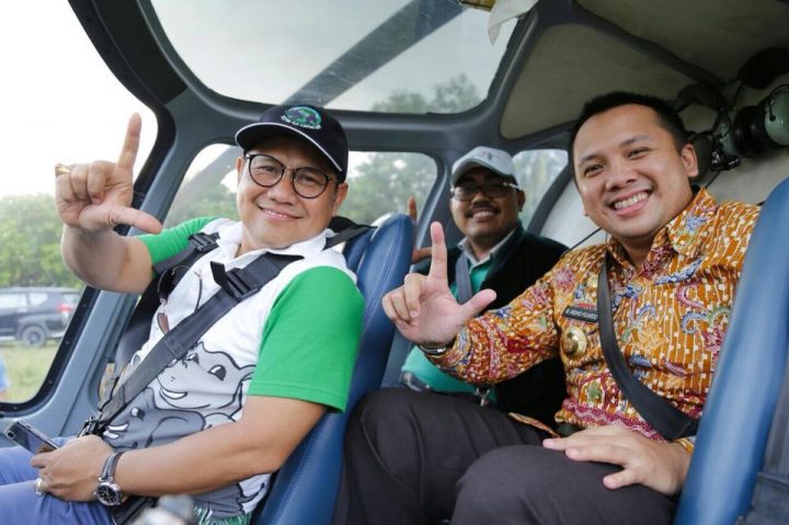 Cak Imin Naik Heli Bareng Ridho Ficardo